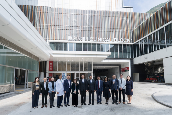 清華大學校長李路明院士帶領的代表團參觀了港大李嘉誠醫學院及其教學醫院瑪麗醫院。